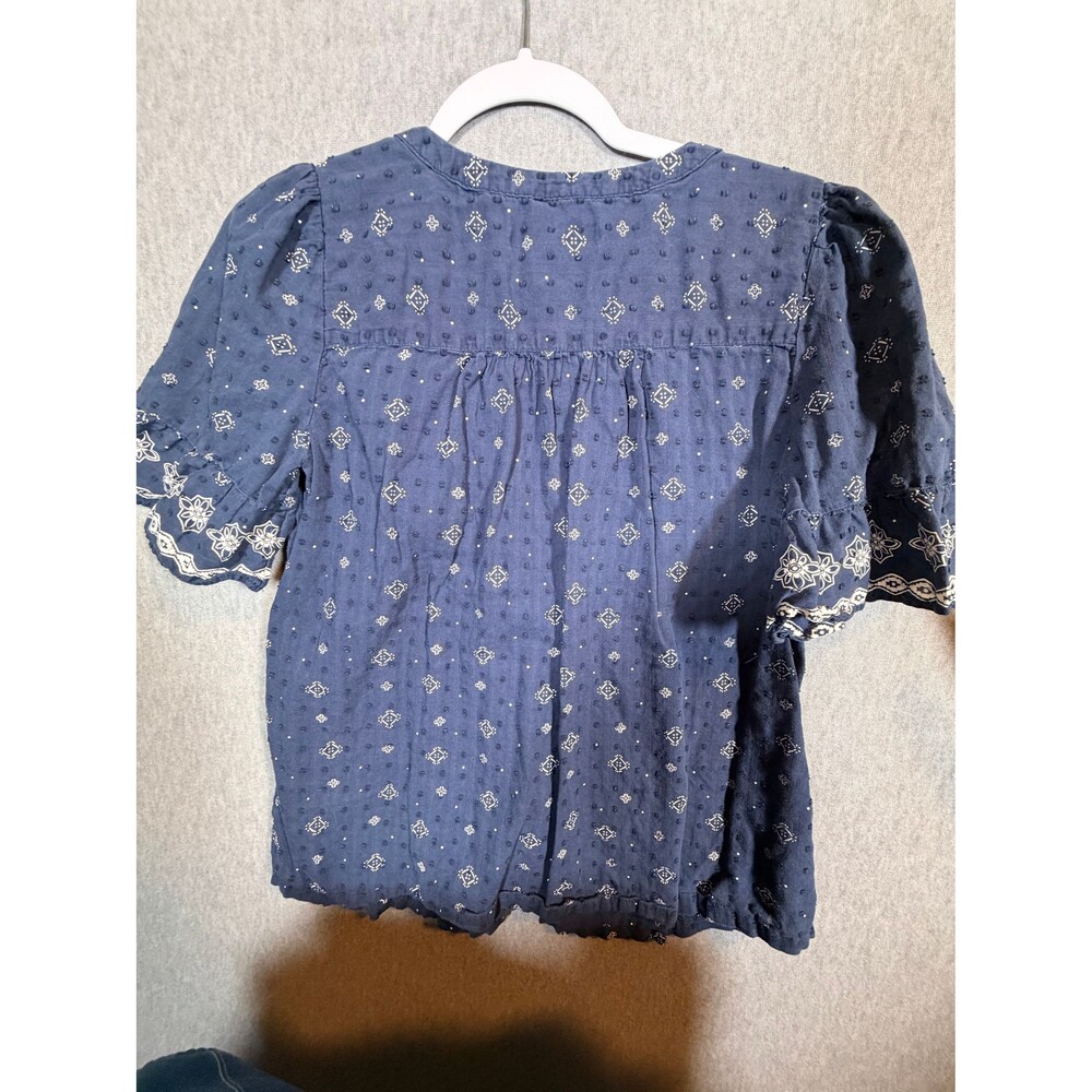 LOFT Women's Blue Embroidered Pintuck V-Neck Blouse Top Size S Small Ruffle - Picture 3 of 4